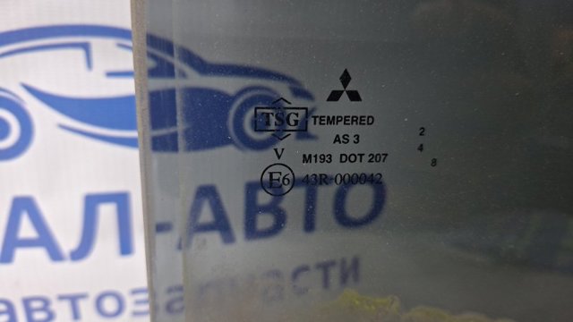 MN182276 Стекло двери задней правой купить Ровно