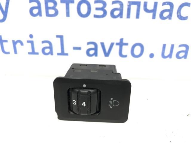 Кнопка корректора фар MR117576 MITSUBISHI