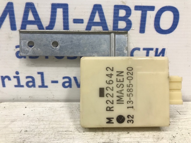 Блок управления полным приводом mitsubishi б/у оригінал, гарантія на запчастини MR222642