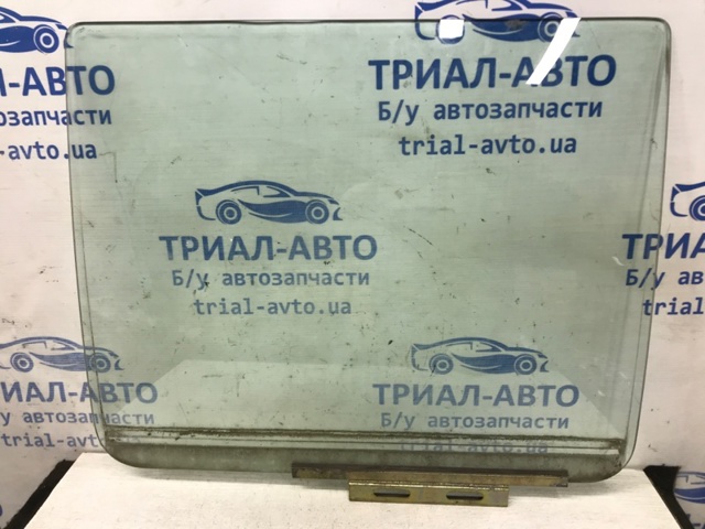 Стекло задней двери, левой MR237925 MITSUBISHI