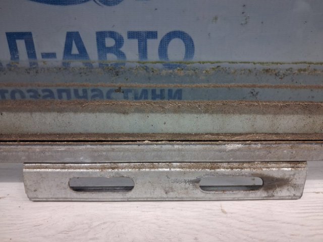 Стекло задней правой двери MR237926 MITSUBISHI