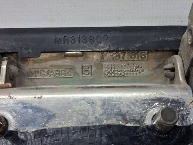 MITSUBISHI MR371042 Ручка двери передней наружная правая в наличии Ровно