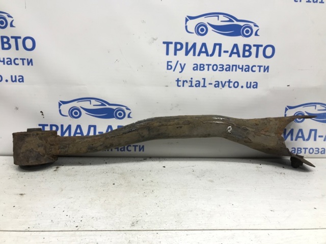 Рычаг/тяга задней подвески продольный нижний, правый MR418041 MITSUBISHI