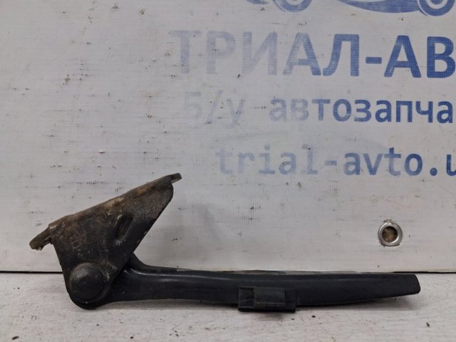 Шарнир капота левый MR473529 MITSUBISHI