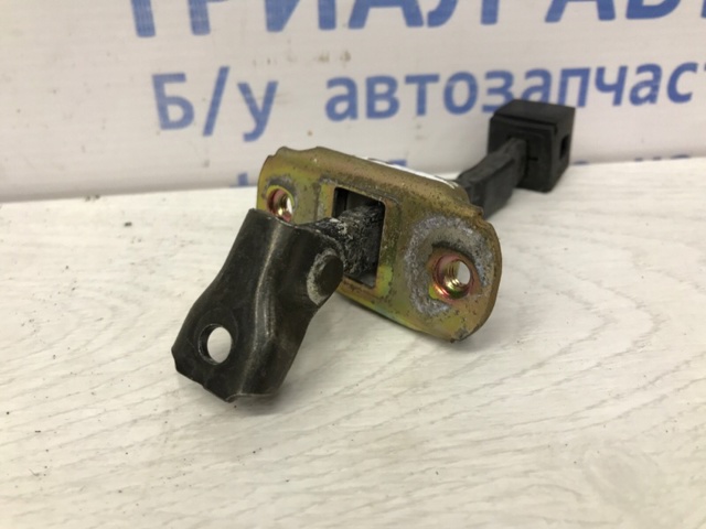 MR473583 Ограничитель задней двери купить Кривой Рог
