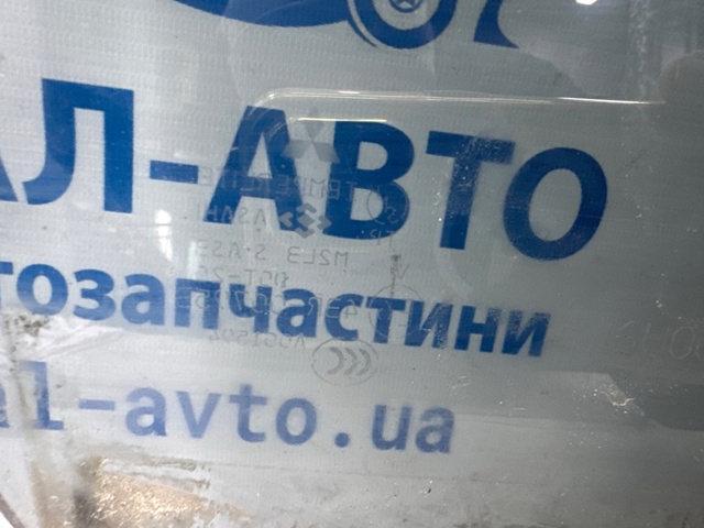 MR487180 Стекло двери задней правой купить Черкассы