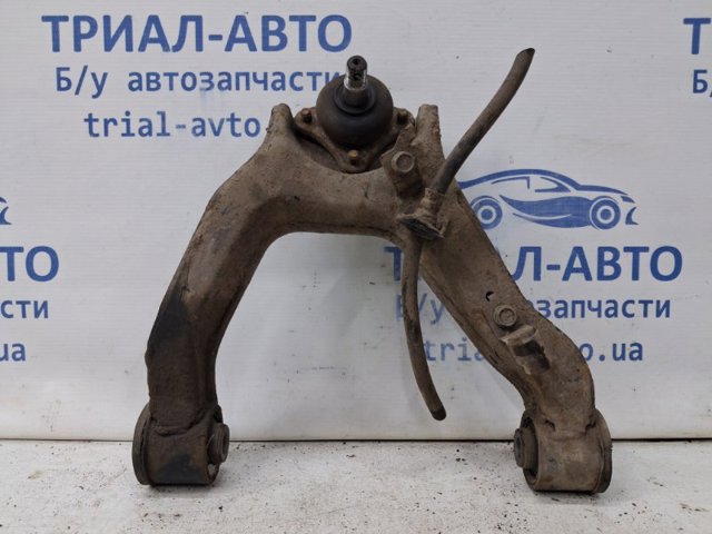 Рычаг передней подвески верхний правый MR496794 MITSUBISHI