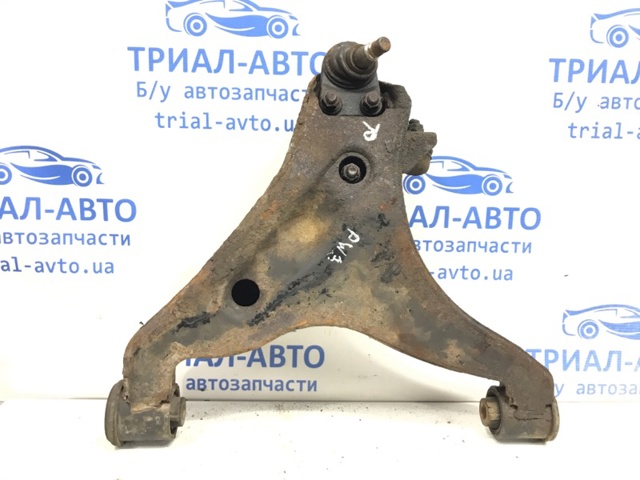 Правый рычаг передней нижней подвески MR496796 MITSUBISHI