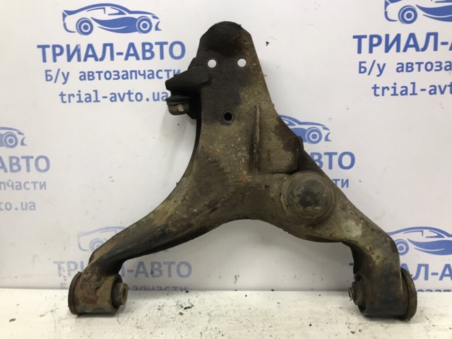 Передний нижний рычаг Mitsubishi Pajero 3