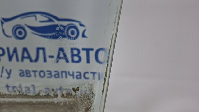 Стекло передней двери, левой MR525731 MITSUBISHI