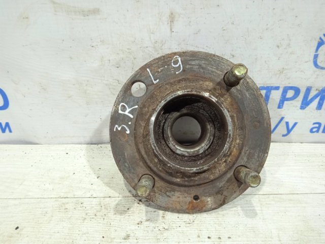 Ступица задняя (шпиндель) MR527452 MITSUBISHI