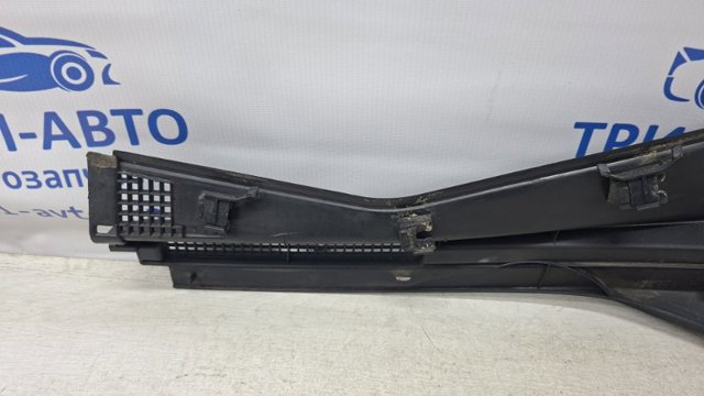 Решетка воздухозаборника салона MR533286 MITSUBISHI