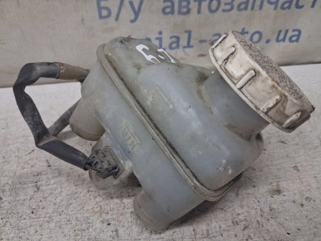 Бачок главного тормозного цилиндра (тормозной жидкости) Mitsubishi Lancer 9
