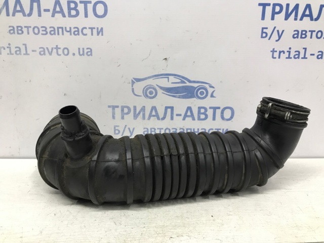 MR571533 MITSUBISHI Выпускной патрубок воздушного фильтра купить в Львов