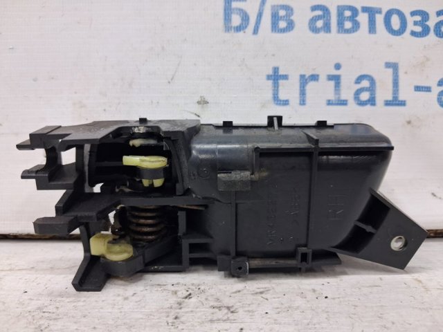 MR604136 MITSUBISHI Ручка двери правой внутренняя передняя/задняя купить в Украина