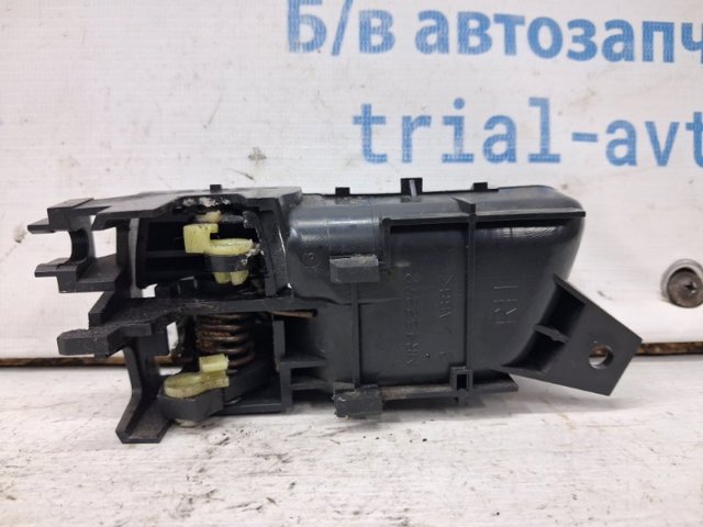 MR604136 MITSUBISHI Ручка двери правой внутренняя передняя/задняя купить в Харьков