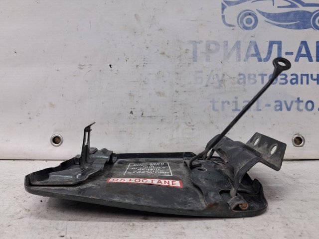 MR954514 Лючок бензобака купить Чернигов