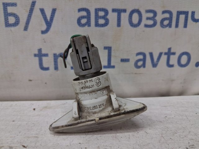 MITSUBISHI MR957363 Повторитель поворота на крыле в наличии Львов