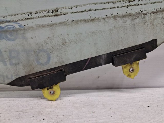 MR978106 MITSUBISHI Стекло двери передней правой купить в Винница