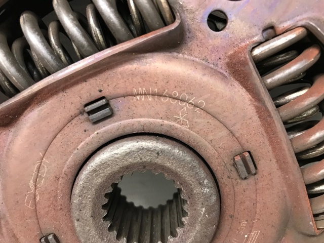 MITSUBISHI MR980571 Корзина сцепления в наличии Ровно
