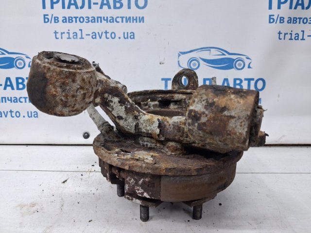 MR992532 Цапфа (поворотный кулак) задний правый купить Полтава