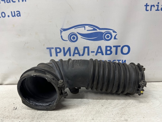 MAZDA SH0113221 Выпускной патрубок воздушного фильтра в наличии Черновцы