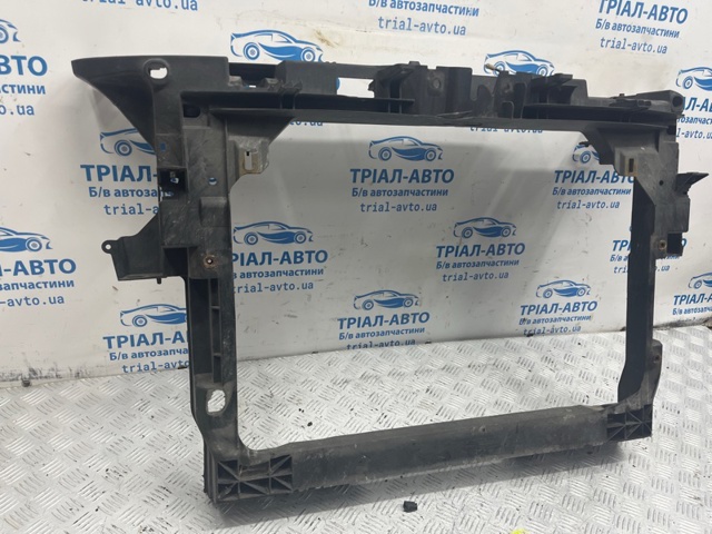 MAZDA TD1153110E Рамка радиатора в наличии Тернополь