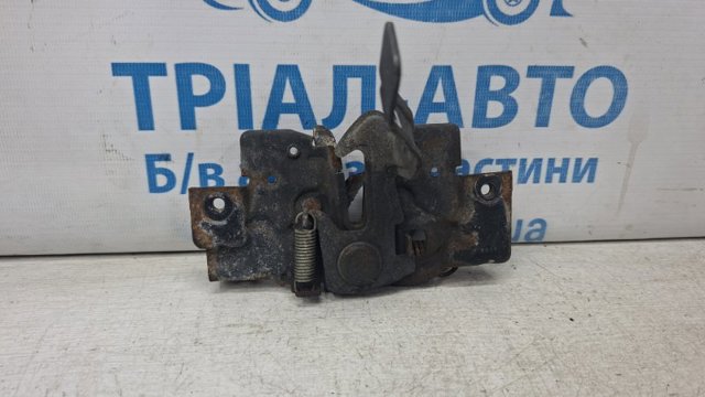 Запор капота (замок и привод замка капота) TD1156620A MAZDA