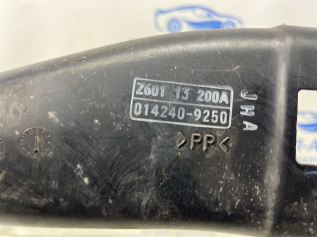Воздухозаборник Z60113200A MAZDA