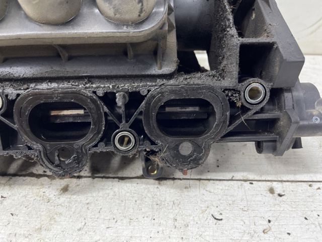 Впускной коллектор Z62713100 MAZDA