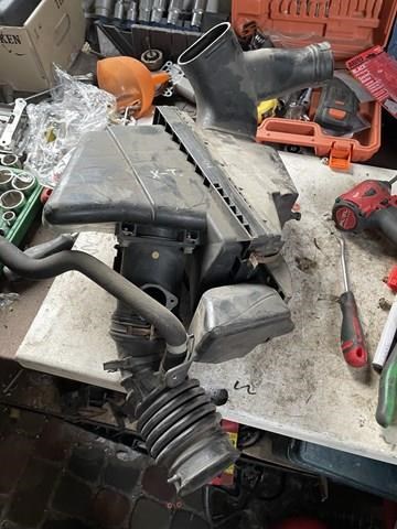 Корпус воздушного фильтра 165008H301 NISSAN