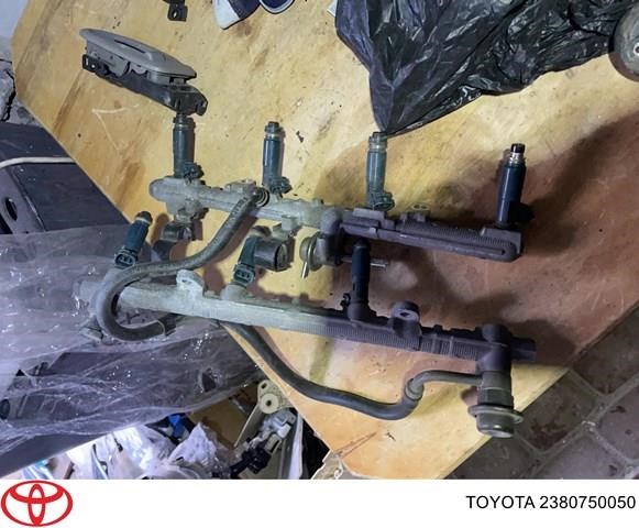 Распределитель топлива (рампа), правый 2380750050 TOYOTA