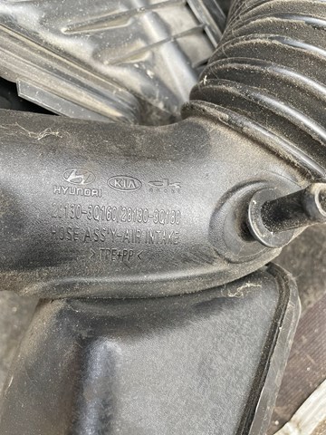 Патрубок воздушный выход воздушного фильтра 281303Q160 HYUNDAI