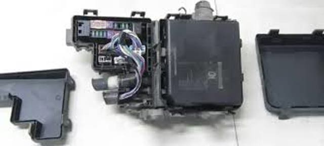 Коробка предохранителей 284B75NA0A NISSAN