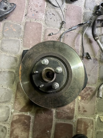 Цапфа передняя левая 4321208020 TOYOTA