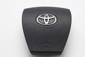 Подушка безопасности водителя 4513047110C0 TOYOTA