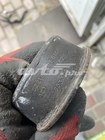 Сайлентблок передней балки 522130E010 TOYOTA