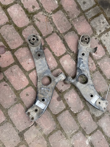 Передний нижний рычаг 545014Z500 HYUNDAI