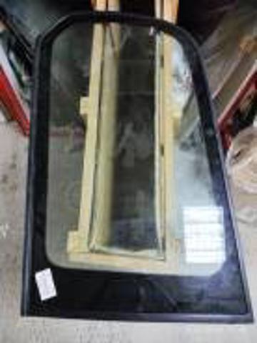 Стукло багажника, правое 6271060A21 TOYOTA