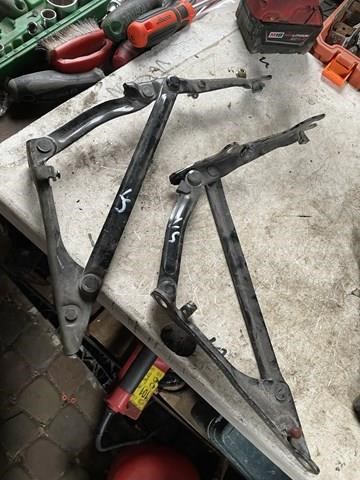 Петля багажника 6451050030 TOYOTA