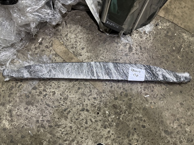 Солнцезащитный экран багажника 649100R050C0 TOYOTA