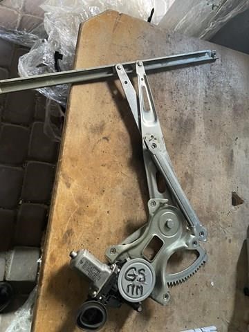 Механизм стеклоподъемника двери передней, правой 6980130260 TOYOTA