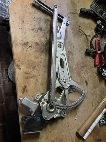 Механизм стеклоподъемника двери передней, правой 6980152080 TOYOTA