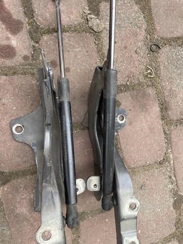 Завес капота, правый 791204Z000 HYUNDAI