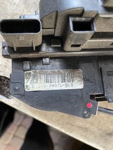 Замок двери водителя 813102B070 HYUNDAI