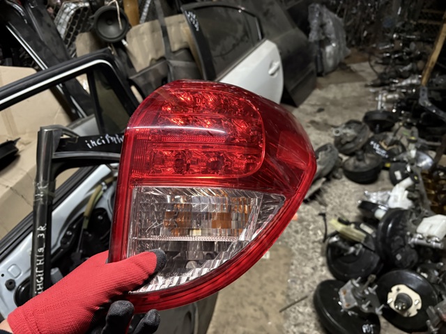Фонарь задний правый 8155142091 TOYOTA