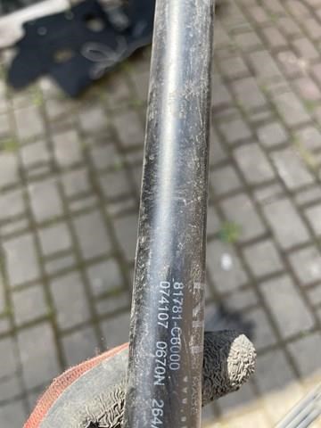 Амортизатор задней двери 81781C6000 HYUNDAI