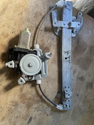 827208H300 NISSAN Механизм стеклоподъемника двери задней правой купить в Львов