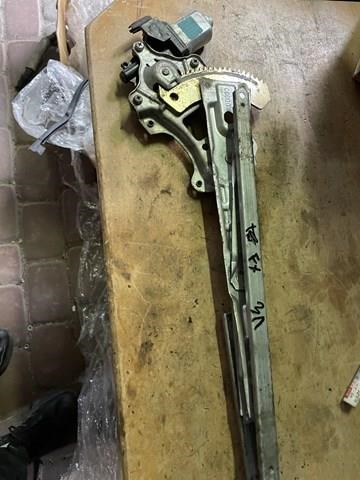 Стеклоподъемник левой задней двери 82721CG000 NISSAN