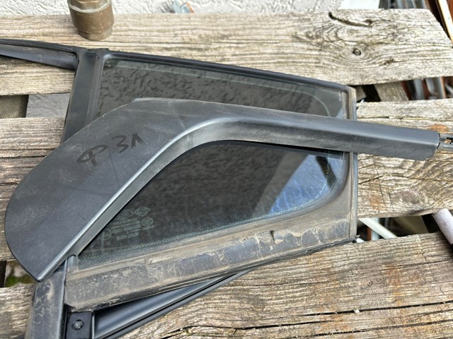 Задняя форточка левая 83417A7020 HYUNDAI